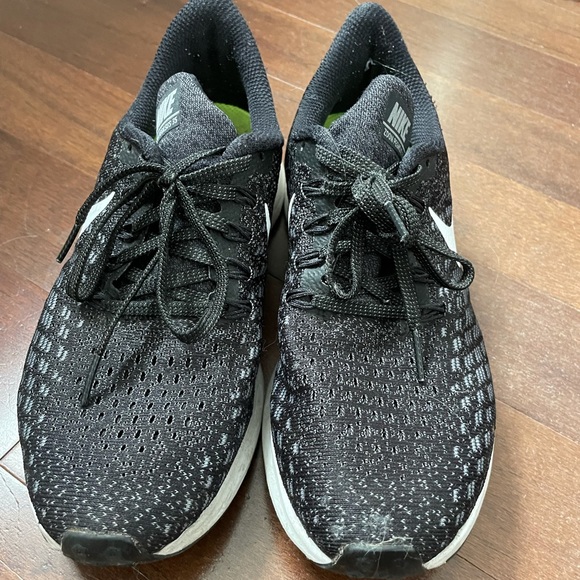 Nike Pegasus - Picture 2 of 3